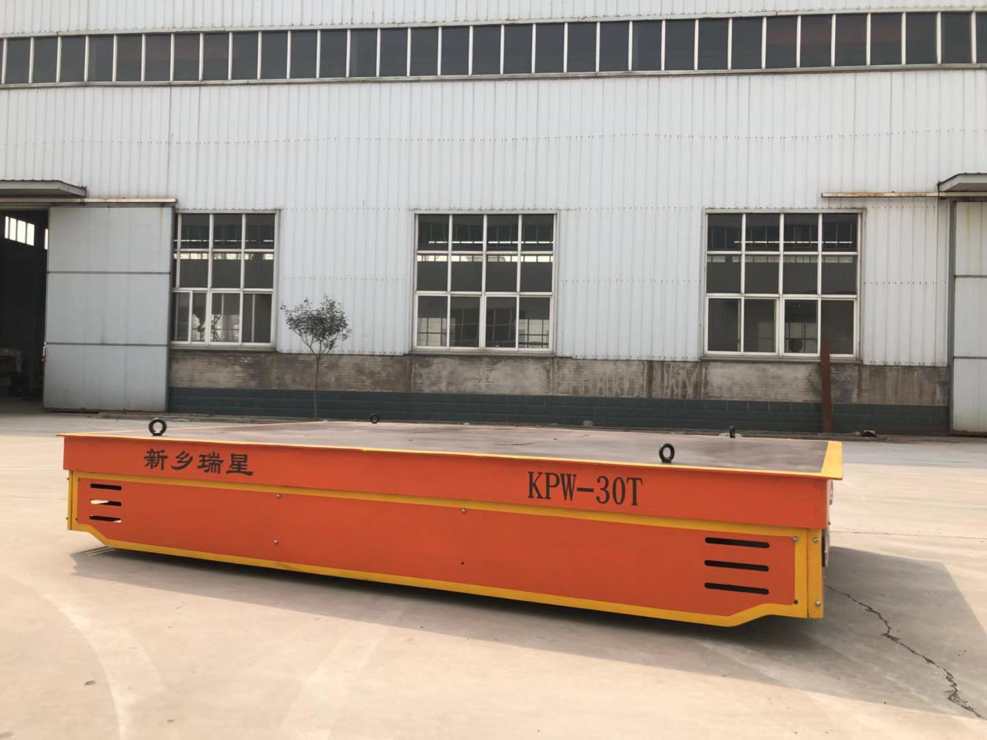 無(wú)軌膠輪電動(dòng)平板車